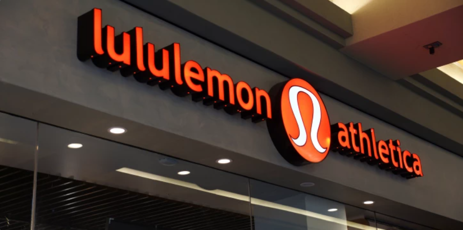 Should You Buy lululemon athletica (LULU) Ahead of Earnings?